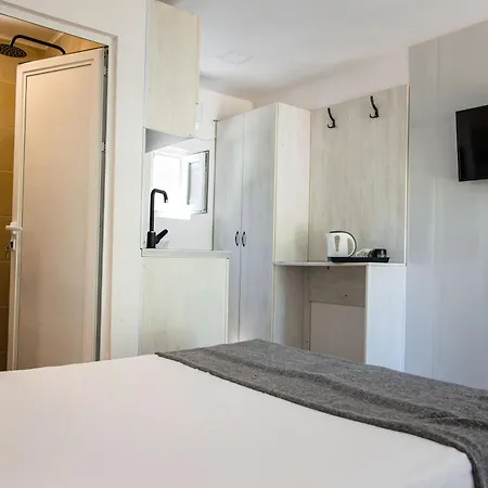 къмпинг- албатрос * וארנה